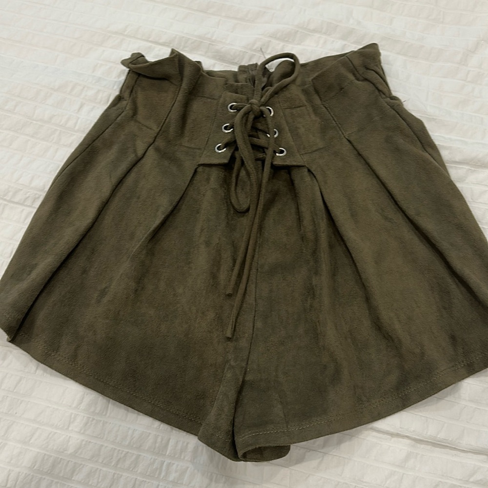 stretchy wide leg shorts